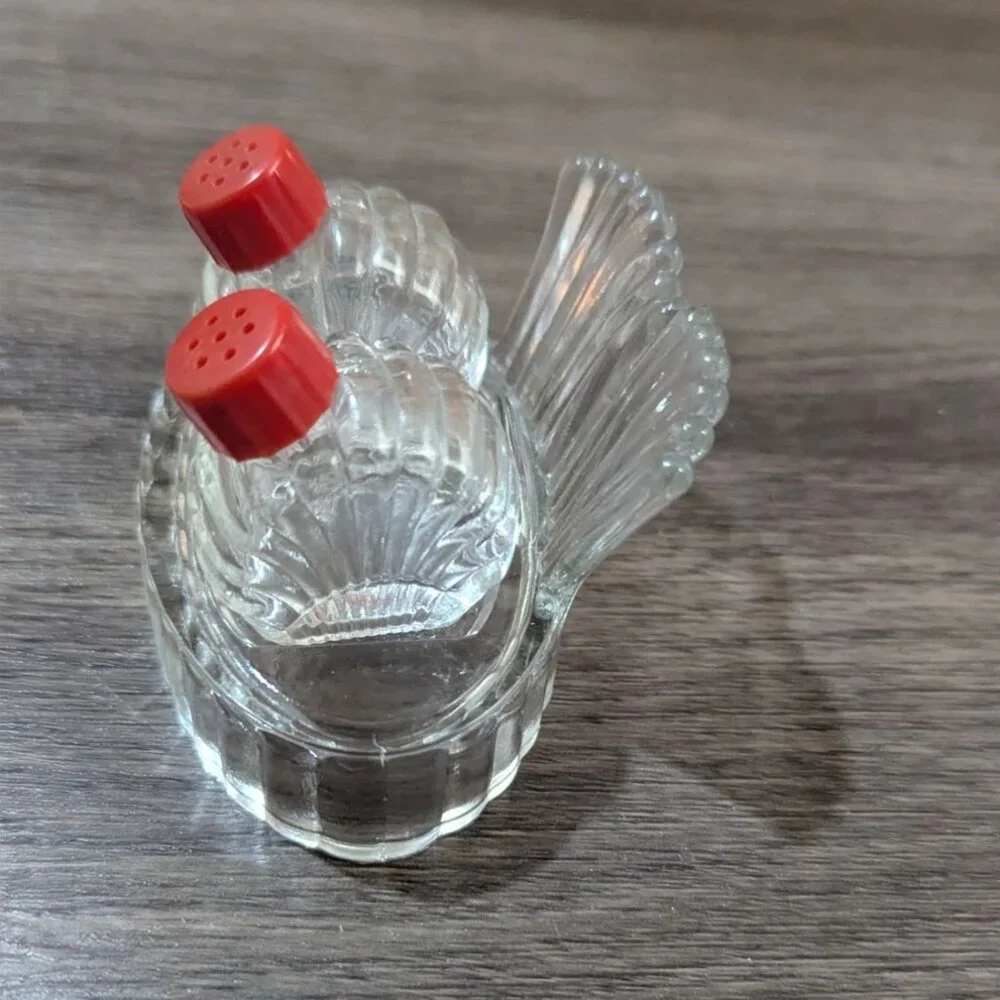 Mini Vintage 1940s Clamshell Glass Salt & Pepper Shakers Red Lids Feather Tray S